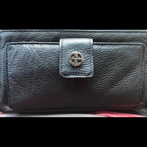 Giani Bernini soft grabs go wristlet